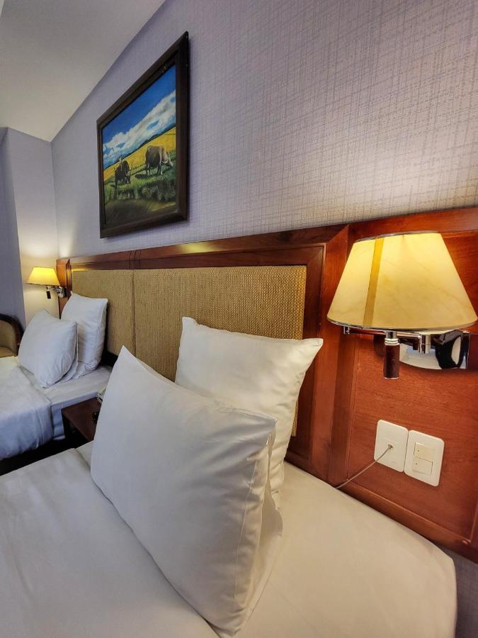 Aristo Saigon Hotel Хошимин Экстерьер фото